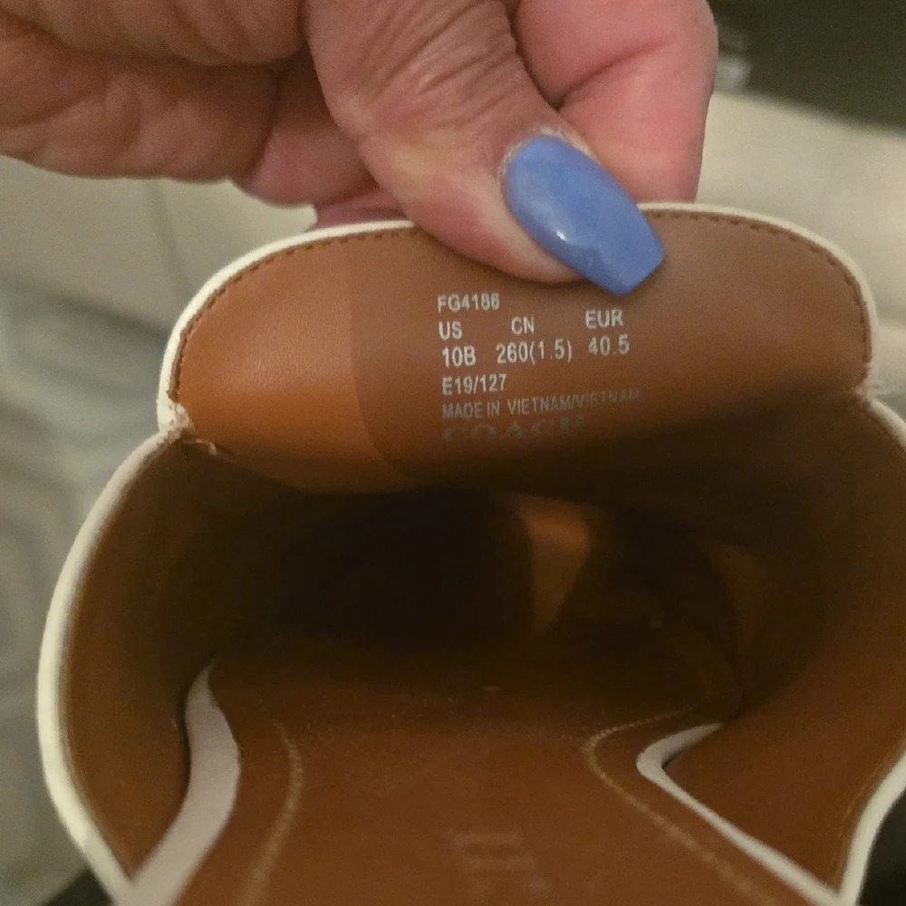 Coach White Leather Mules with Gold Chain - Picture 10 of 10